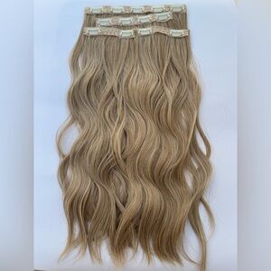 Champagne Blonde Wavy hair Extensions - Human hair blend